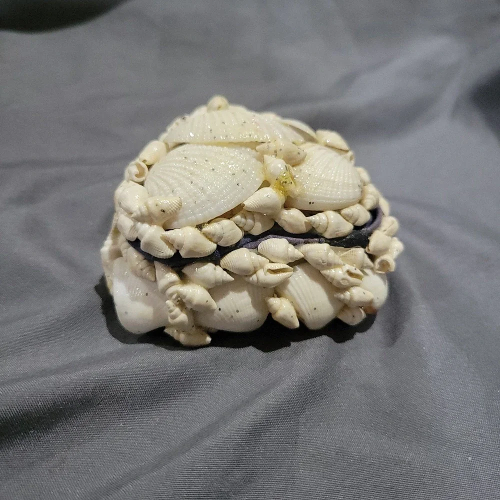 Vintage Handmade Seashell Jewelry Trinket Box Lined Heart